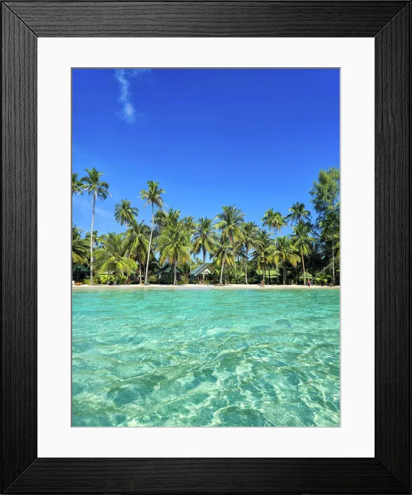 Framed Print : Kristallklares Wasser und üppige Palmen an den atemberaubenden Ufern von Koh Kood Thailand Sunlight dances Framed Print : Kristallklares Wasser und üppige Palmen an den atemberaubenden Ufern von Koh Kood Thailand Sunlight dances