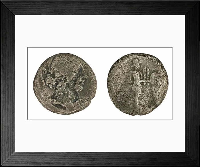 Framed Print : denarius. Servilius, C. (fl. 57 a.C.), monetary officer, Republika Rzymska, issuer Framed Print : denarius. Servilius, C. (fl. 57 a.C.), monetary officer, Republika Rzymska, issuer