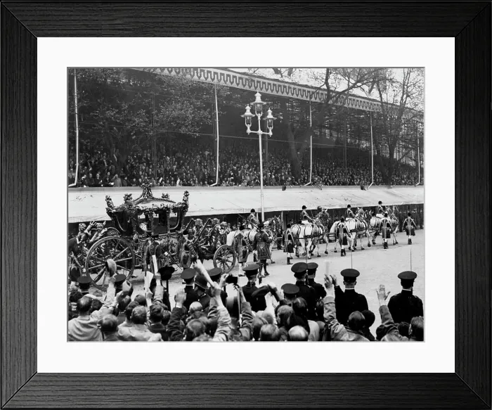Framed Print : The Coronation of King George VI And Queen Elizabeth -- A view of the Coronation Coach Framed Print : The Coronation of King George VI And Queen Elizabeth -- A view of the Coronation Coach