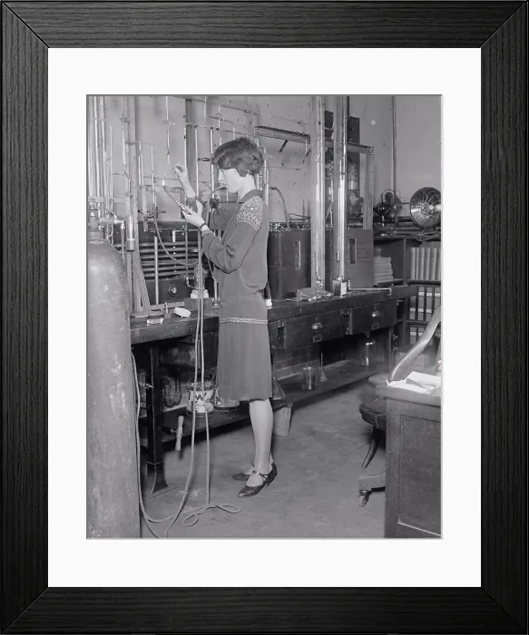 Framed Print : Woman scientist ca. between 1909 and 1923 Framed Print : Woman scientist ca. between 1909 and 1923