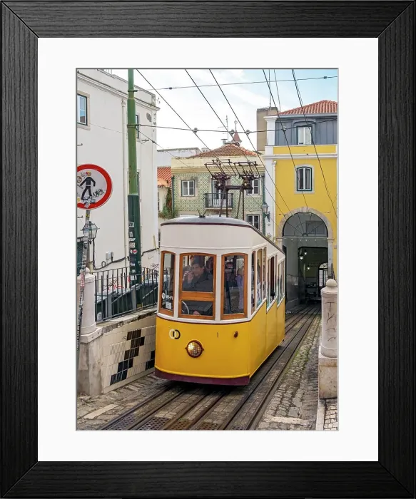 Framed Print : Ascensor da Bica Funicular, Lisbon, Portugal