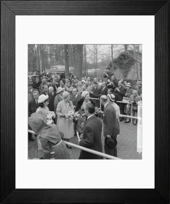 Framed Print : Anefo photo collection. Celebration of the 25-year wedding party of Queen Juliana and Prince Bernhard Framed Print : Anefo photo collection. Celebration of the 25-year wedding party of Queen Juliana and Prince Bernhard