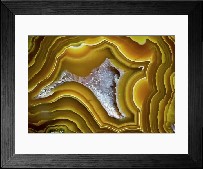 Framed Print : Banded Agate, Quartzsite, AZ Framed Print : Banded Agate, Quartzsite, AZ