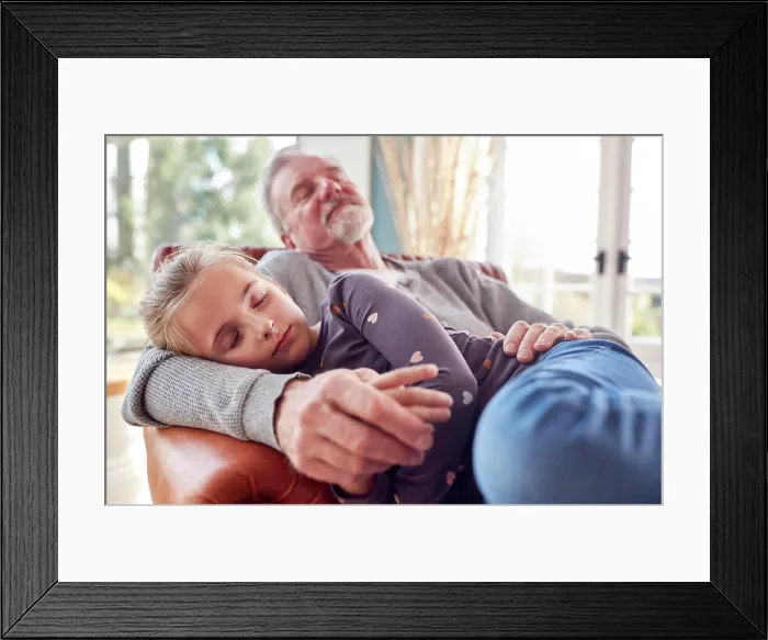 Framed Print : großvater, schlafen, entspannt, geborgenheit Framed Print : großvater, schlafen, entspannt, geborgenheit