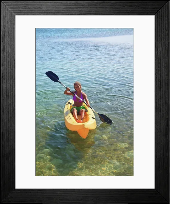 Framed Print : Roatan, Bay Islands, Honduras, A Young Woman Paddling A Kayak At Anthony´s Key Resort Framed Print : Roatan, Bay Islands, Honduras, A Young Woman Paddling A Kayak At Anthony´s Key Resort