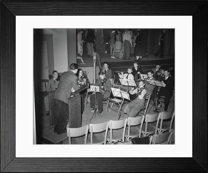 Framed Print : Anefo photo collection. Vossius Gymnasium in Amsterdam. General rehearsal opera. November 1, 1951. Amsterdam