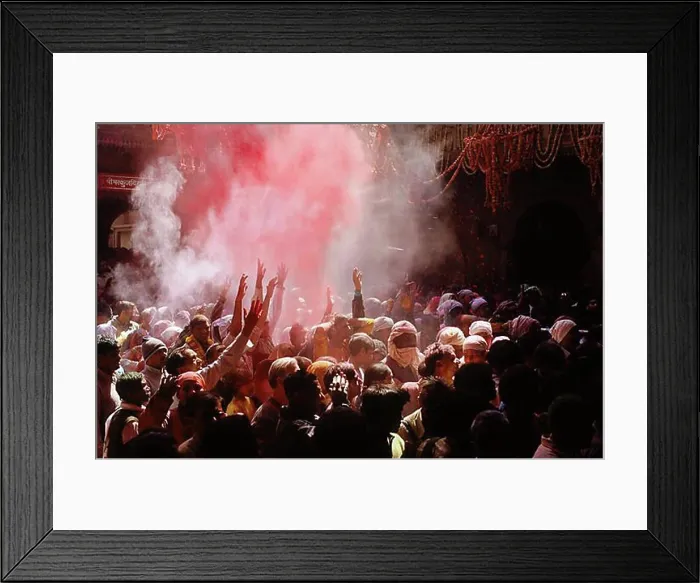 Framed Print : Visitors at Bihari Temple during Holi festival, Vrindaban, Uttar Pradesh, India, Asia Framed Print : Visitors at Bihari Temple during Holi festival, Vrindaban, Uttar Pradesh, India, Asia
