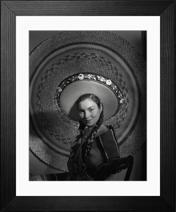 Framed Print : Vintage Photograph. Mexican woman wearing a large hat Framed Print : Vintage Photograph. Mexican woman wearing a large hat