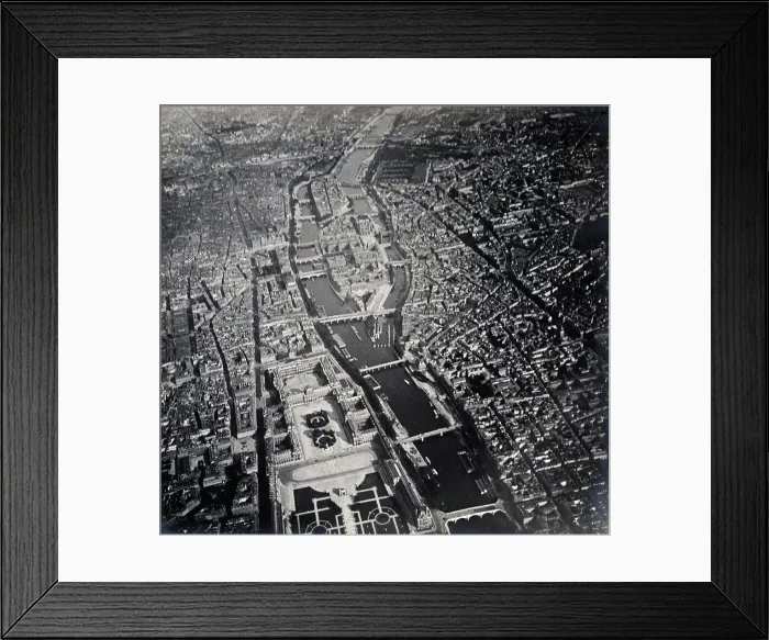 Framed Print : La Seine, Île Saint-Louis, the city Framed Print : La Seine, Île Saint-Louis, the city