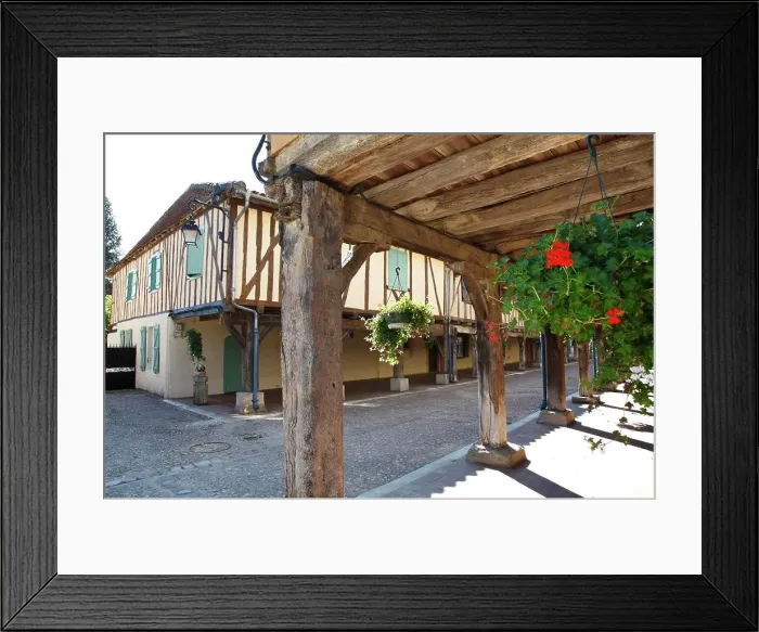 Framed Print : France, Midi-Pyrenees, Gers, 32, Tillac (Mielan area) medieval village