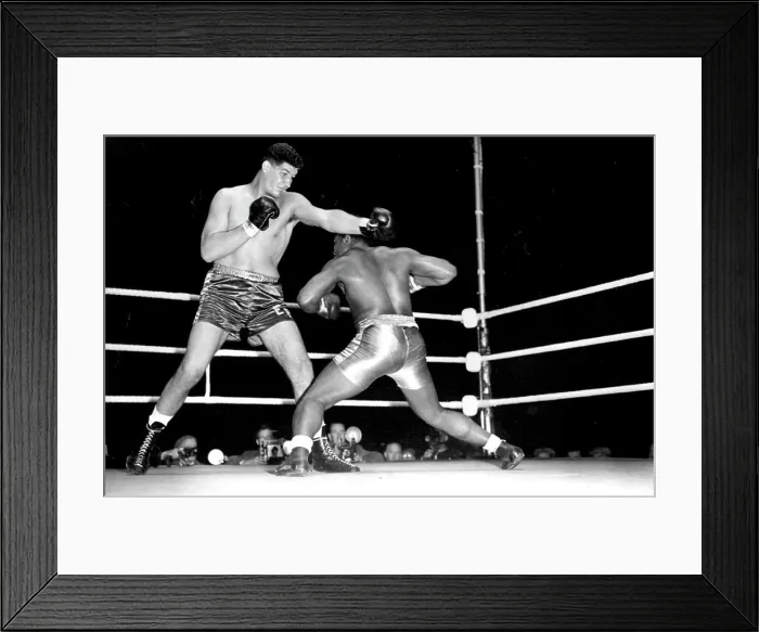 Framed Print : Giant South African boxer wins first fight in London Framed Print : Giant South African boxer wins first fight in London