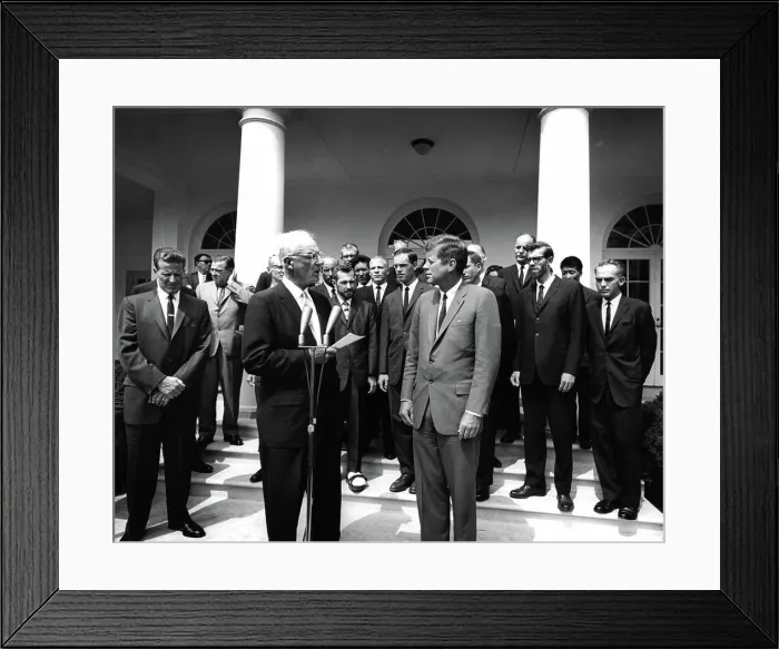 Framed Print : Presentation of the National Geographic Society (NGS) Hubbard Medal to members of the American Mount Everest Expedition Framed Print : Presentation of the National Geographic Society (NGS) Hubbard Medal to members of the American Mount Everest Expedition