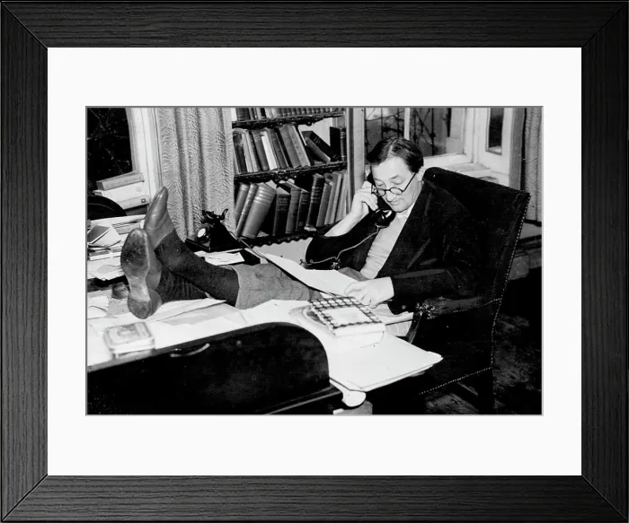 Framed Print : A.P. Herbert. December 09, 1935. (Photo by The International Graphic Press Ltd.) Framed Print : A.P. Herbert. December 09, 1935. (Photo by The International Graphic Press Ltd.)