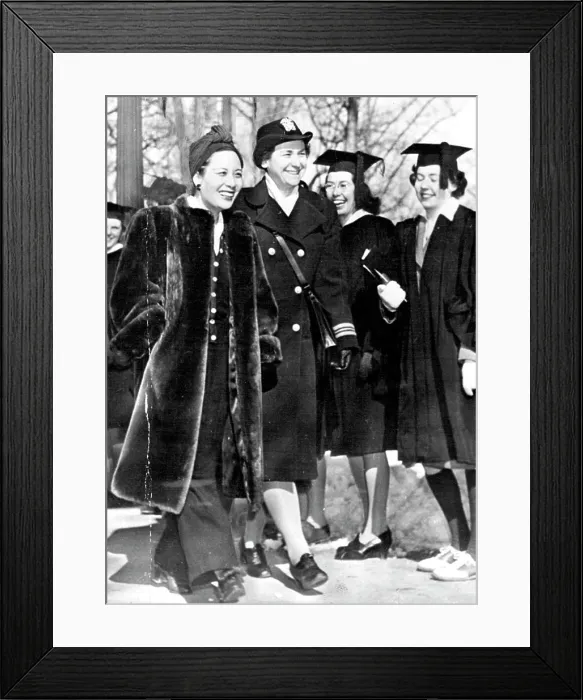 Framed Print : Madame Chiang Kai Shek. April 16, 1943. (Photo by U.S. Office of War Information Picture) Framed Print : Madame Chiang Kai Shek. April 16, 1943. (Photo by U.S. Office of War Information Picture)