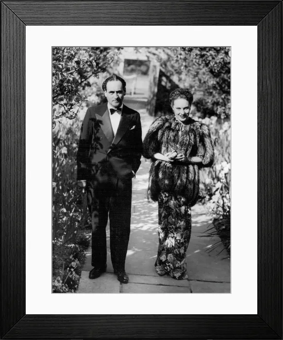 Framed Print : Richard Tauber & Wife Formally Dianna Napier - Tenor & Actor - Stage & Screen Framed Print : Richard Tauber & Wife Formally Dianna Napier - Tenor & Actor - Stage & Screen