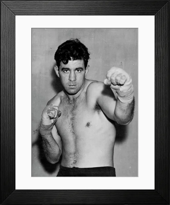 Framed Print : The fighting pose of Maurice Strickland Framed Print : The fighting pose of Maurice Strickland