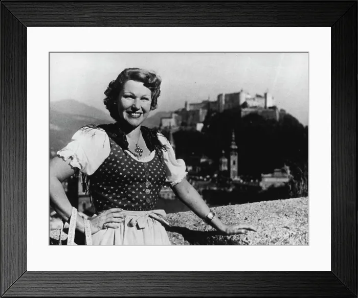 Framed Print : Hilde Guden of the Vienna state Opera. She is seen here on a visit to Salzburg. February 6, 1952 Framed Print : Hilde Guden of the Vienna state Opera. She is seen here on a visit to Salzburg. February 6, 1952
