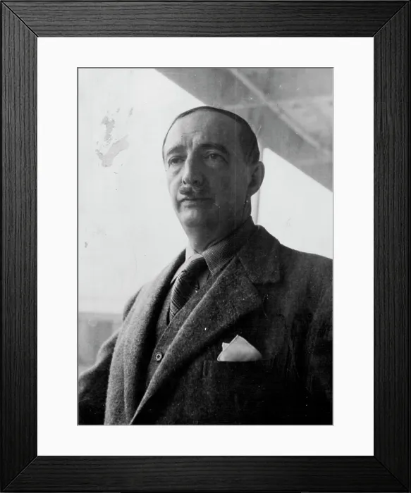 Framed Print : Ex-King Zog of Albania bids farewell of the City of Exeter which is taking both Zog Framed Print : Ex-King Zog of Albania bids farewell of the City of Exeter which is taking both Zog