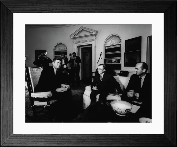 Framed Print : Meeting with the Ambassador of China, Dr Framed Print : Meeting with the Ambassador of China, Dr