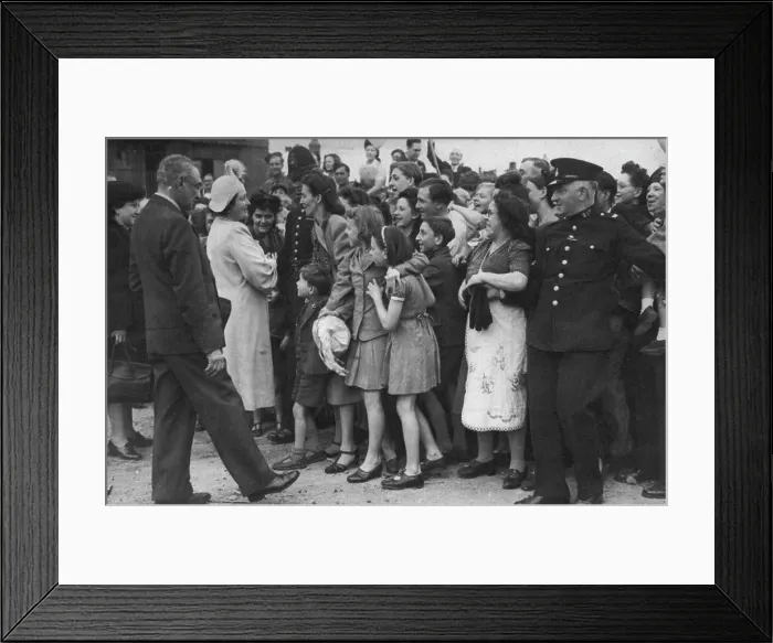 Framed Print : Royal Family Tour The East of London During Ve Day Celebrations -- A London Mother Framed Print : Royal Family Tour The East of London During Ve Day Celebrations -- A London Mother