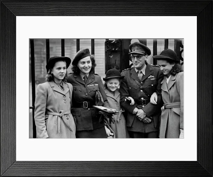Framed Print : French 'Underground' Heroine Decorated At Buckingham Palace -- Mrs Framed Print : French 'Underground' Heroine Decorated At Buckingham Palace -- Mrs