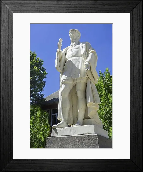 Framed Print : Statue of Rembert Dodoens, Flemish physician and botanist at the Kruidtuin