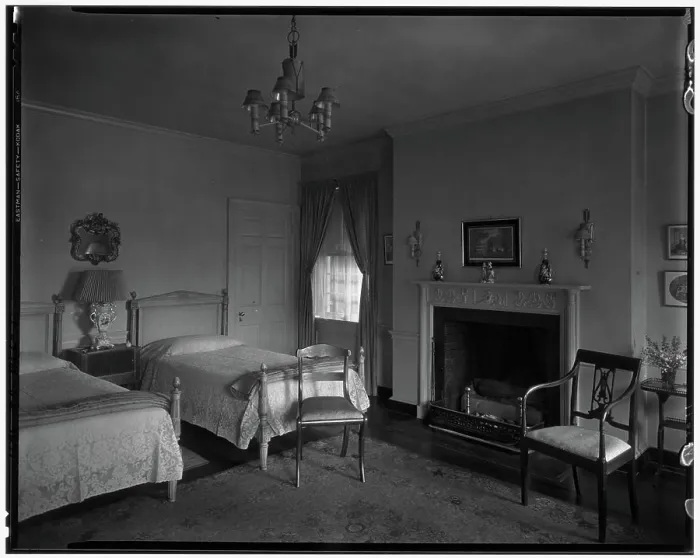 Framed Print : 1800 Monument Avenue, Richmond Framed Print : 1800 Monument Avenue, Richmond