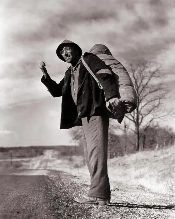 Framed Print : 1940s 1950s UNEMPLOYED MAN A HOBO CALLED A BINDLESTIFF CARRYING A BINDLE OVER HIS SHOULDER HITCHHIKING ON RURAL HIGHWAY Framed Print : 1940s 1950s UNEMPLOYED MAN A HOBO CALLED A BINDLESTIFF CARRYING A BINDLE OVER HIS SHOULDER HITCHHIKING ON RURAL HIGHWAY
