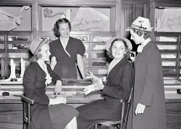 Framed Print : 1940s GROUP OF FOUR WOMEN AT GLOVE COUNTER OF A DEPARTMENT STORE TALKING SMILING SELECTING A PAIR OF GLOVES Framed Print : 1940s GROUP OF FOUR WOMEN AT GLOVE COUNTER OF A DEPARTMENT STORE TALKING SMILING SELECTING A PAIR OF GLOVES