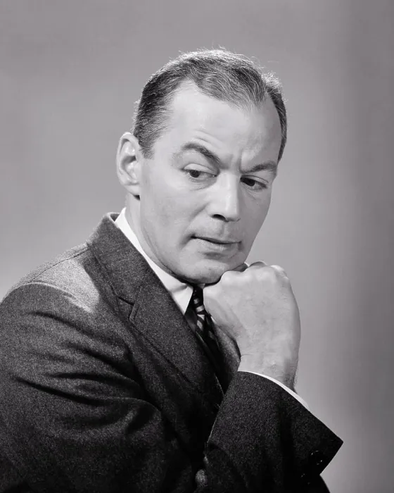 Framed Print : 1950s 1960s BUSINESS MAN SERIOUS FACIAL EXPRESSION CHIN RESTING ON HAND THINKING CONCERNED WORRIED HAVING SECOND Framed Print : 1950s 1960s BUSINESS MAN SERIOUS FACIAL EXPRESSION CHIN RESTING ON HAND THINKING CONCERNED WORRIED HAVING SECOND