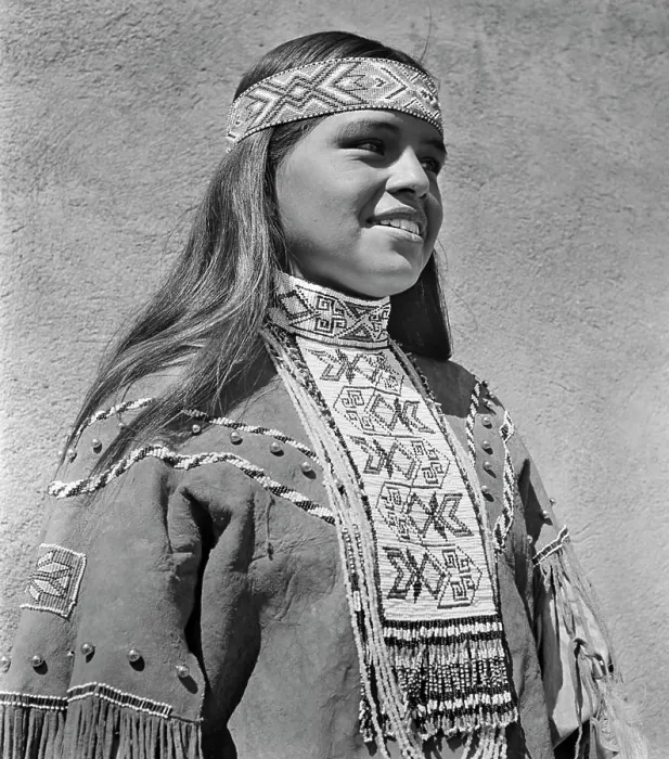 Framed Print : 1950s PORTRAIT SMILING NATIVE AMERICAN INDIAN WOMAN WEARING BEADED HEADBAND COLLAR NECKPIECE AND BUCKSKIN DRESS