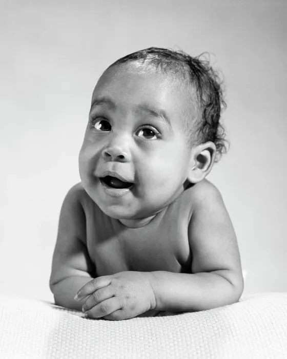 Framed Print : 1960s AFRICAN-AMERICAN BABY ARMS FOLDED IN FRONT LOOKING AT CAMERA DIRECTLY Framed Print : 1960s AFRICAN-AMERICAN BABY ARMS FOLDED IN FRONT LOOKING AT CAMERA DIRECTLY