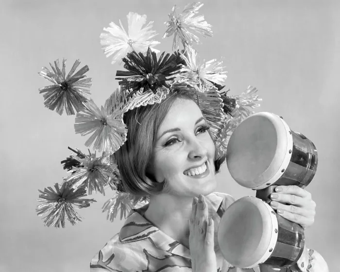 Framed Print : 1960s SMILING WOMAN WAEARING GOOFY STRAW HAT PLAYING BONGO DRUMS Framed Print : 1960s SMILING WOMAN WAEARING GOOFY STRAW HAT PLAYING BONGO DRUMS