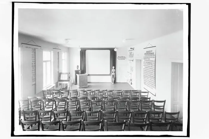 Framed Print : Accident hospital, th, Webergasse -, lecture hall Framed Print : Accident hospital, th, Webergasse -, lecture hall