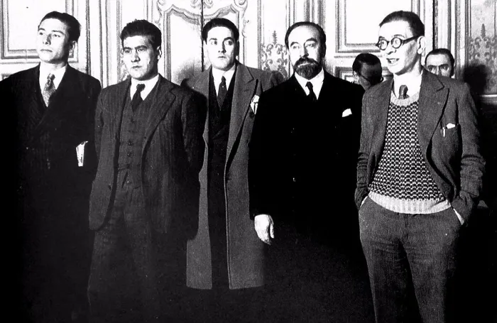 Framed Print : Ambassador Fernando de los Ríos with beard alongside other socialist deputies