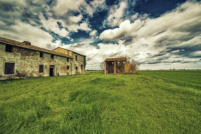 Framed Print : ancient country ruined house ancient country ruined house in the countryside of Romagna Copyright: xZoonar