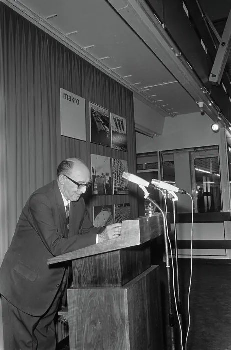 Framed Print : Anefo photo collection. Alderman Hamm opened first self-service wholesaler Makro industrial area Amstel Framed Print : Anefo photo collection. Alderman Hamm opened first self-service wholesaler Makro industrial area Amstel
