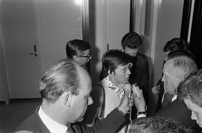 Framed Print : Anefo photo collection. Arrival Prof. dr. Rave at Schiphol after 10 years of Middle East. June 7, 1967 Framed Print : Anefo photo collection. Arrival Prof. dr. Rave at Schiphol after 10 years of Middle East. June 7, 1967