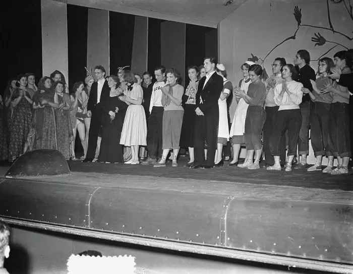 Framed Print : Anefo photo collection. AVSV 50 years of theater evening. November 6, 1952 Framed Print : Anefo photo collection. AVSV 50 years of theater evening. November 6, 1952