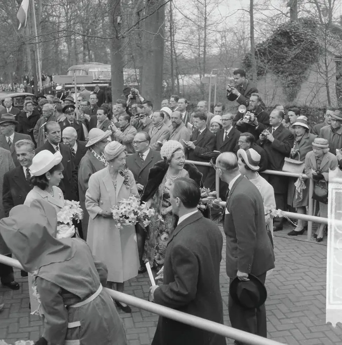 Framed Print : Anefo photo collection. Celebration of the 25-year wedding party of Queen Juliana and Prince Bernhard Framed Print : Anefo photo collection. Celebration of the 25-year wedding party of Queen Juliana and Prince Bernhard