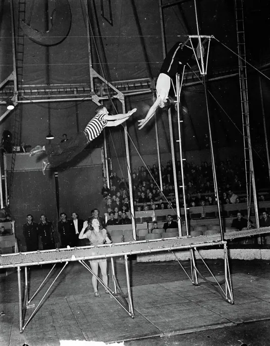Framed Print : Anefo photo collection. Circus Mikkenie. Trampoline. The 4 Airways. October 28, 1948 Framed Print : Anefo photo collection. Circus Mikkenie. Trampoline. The 4 Airways. October 28, 1948