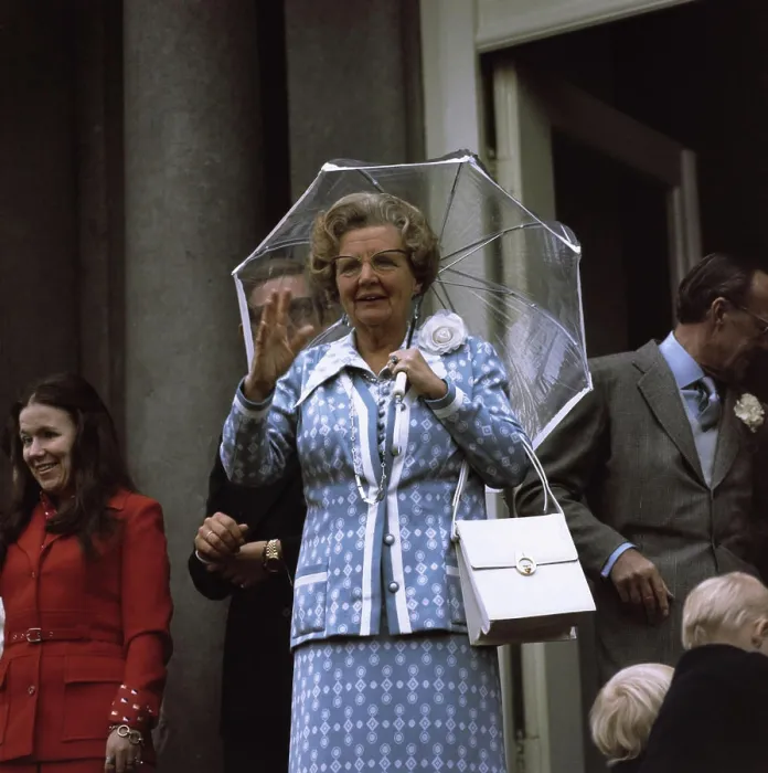 Framed Print : Anefo photo collection. Defile Palace Soestdijk, Queen Juliana birthday; majesty umbrella. April 30, 1974 Framed Print : Anefo photo collection. Defile Palace Soestdijk, Queen Juliana birthday; majesty umbrella. April 30, 1974