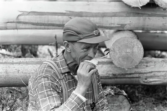 Framed Print : Anefo photo collection. Finland. Lumberjack to lunch. July 5, 1967. Finland Framed Print : Anefo photo collection. Finland. Lumberjack to lunch. July 5, 1967. Finland