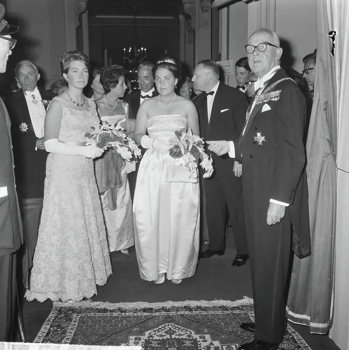 Framed Print : Anefo photo collection. Hollandfestival in Kurhaus in Scheveningen opened Framed Print : Anefo photo collection. Hollandfestival in Kurhaus in Scheveningen opened