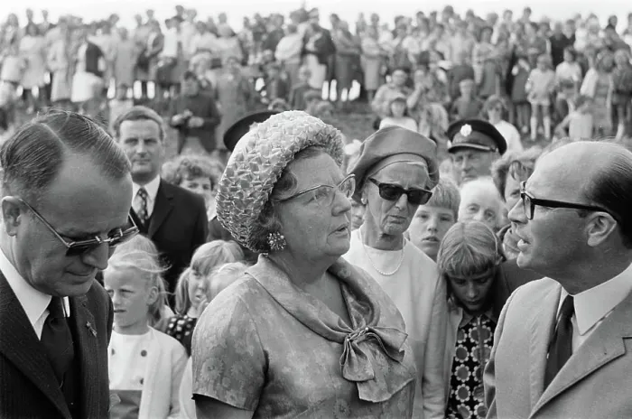 Framed Print : Anefo photo collection. Koningin Juliana visits Noord Holland. 17 June 1969 Framed Print : Anefo photo collection. Koningin Juliana visits Noord Holland. 17 June 1969