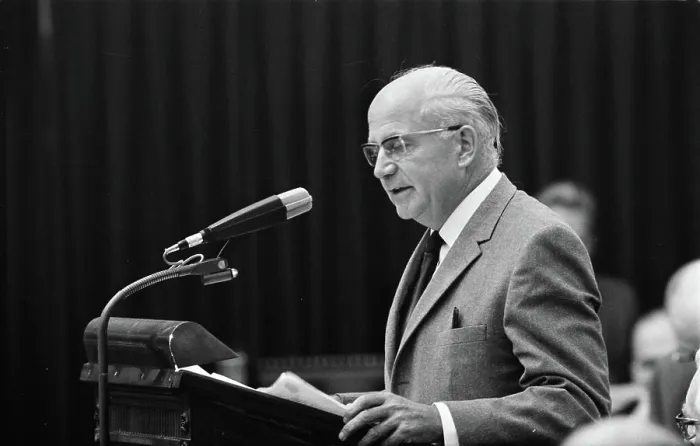 Framed Print : Anefo photo collection. Matter Verolme in the House of Representatives through an interpellation of Drs Framed Print : Anefo photo collection. Matter Verolme in the House of Representatives through an interpellation of Drs