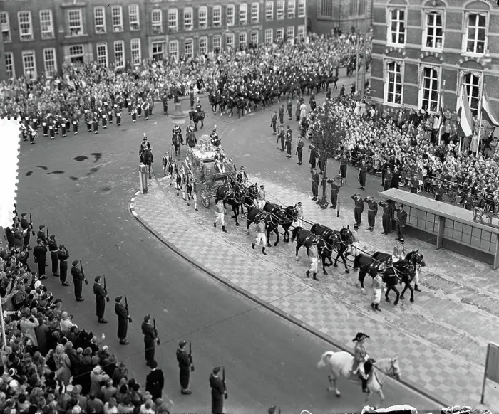 Framed Print : Anefo photo collection. Opening States General, Golden Carriage to States General of the front. September 21, 1954 Framed Print : Anefo photo collection. Opening States General, Golden Carriage to States General of the front. September 21, 1954