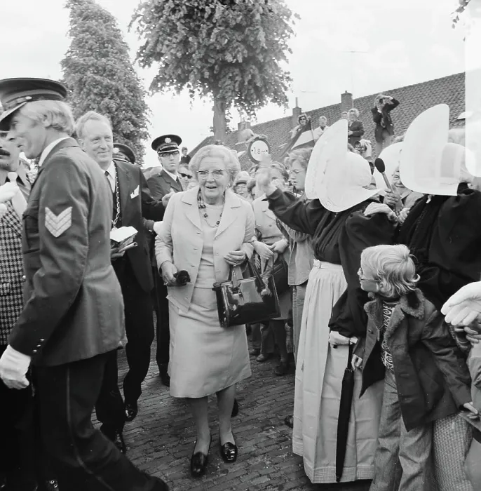 Framed Print : Anefo photo collection. Queen Juliana visits the Gooi Framed Print : Anefo photo collection. Queen Juliana visits the Gooi