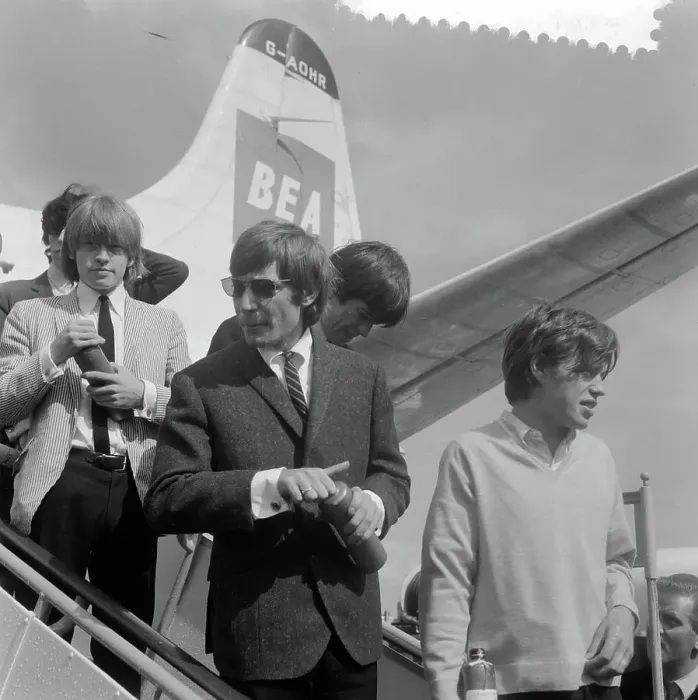 Framed Print : Anefo photo collection. Rolling stones at Schiphol. August 8, 1964. Noord-Holland, Schiphol Framed Print : Anefo photo collection. Rolling stones at Schiphol. August 8, 1964. Noord-Holland, Schiphol