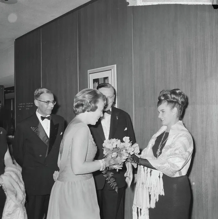 Framed Print : Anefo photo collection. Soiree de Bonne Volonte 1963 in Hilton Hotel in Amsterdam Framed Print : Anefo photo collection. Soiree de Bonne Volonte 1963 in Hilton Hotel in Amsterdam